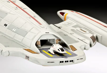 04992_d04_uss_voyager.jpg