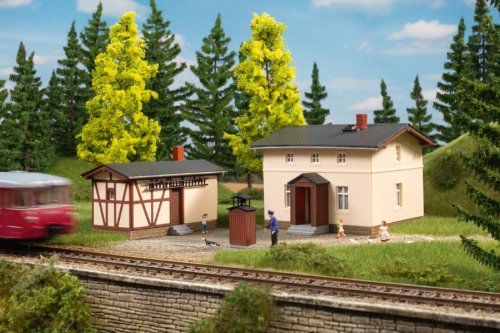 Go to product AUHAGEN 11457 H0 - Railwayman’s house with side building