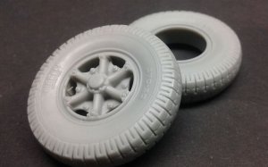 PANZERART RE35-582 - 1:35 Lancia 3Ro Road wheels (civillian pattern)