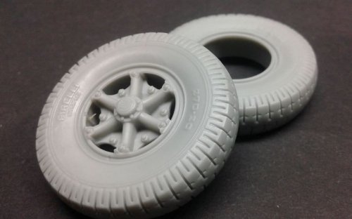 Go to product PANZERART RE35-582 - 1:35 Lancia 3Ro Road wheels (civillian pattern)