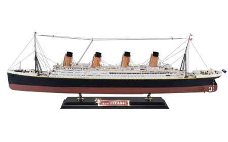 a50146a_rms-titanic-large-giftset_product.jpg