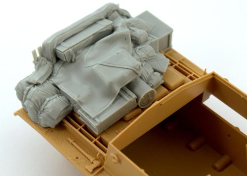 Go to product PANZERART RE35-545 - 1:35 Stowage set for StuG III G (winter)