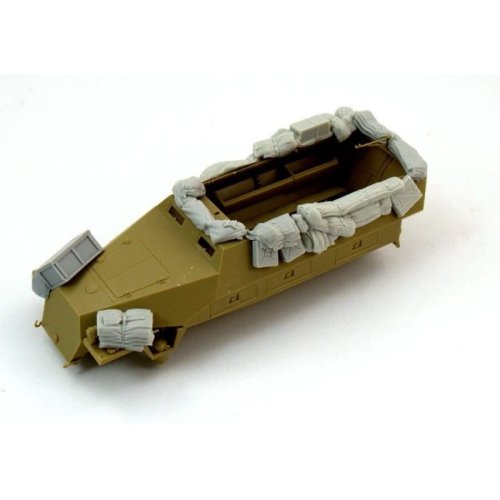 Go to product PANZERART RE35-478 - 1:35 Stowage set for Sd.Kfz 251 Ausf.D