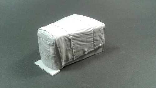 Go to product PANZERART RE35-555 - 1:35 Hanomag SS100 Engine deck with canvas cover