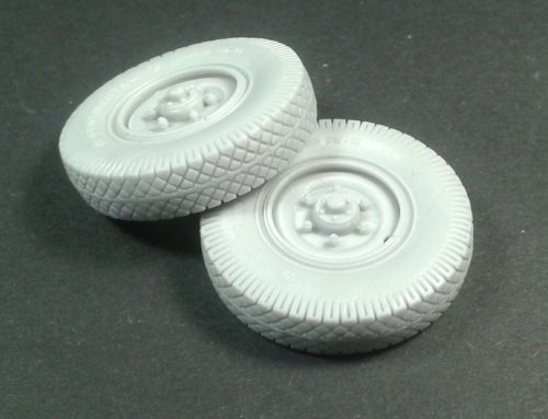 Go to product PANZERART RE35-560 - 1:35 Einheltsdiesel Road wheels (Commercial pattern)