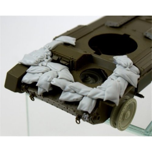 Go to product PANZERART RE35-625 - 1:35 Sandbags armor for A15 Crusader