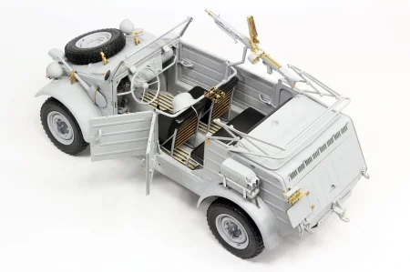 REVELL-03500 (2).jpg