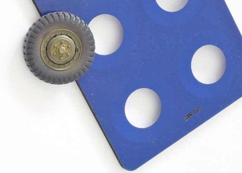 Go to product QUICKWHEEL QW-110 - 1:35 M8 Greyhound, M20 - Tamiya