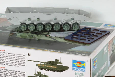 1-35-QuickWheel-QW-220-T-14-Armata-Trumpeter-09528 a.jpg