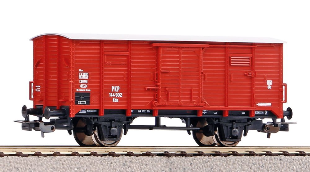 piko-54645-wagon-kryty-pkp.jpg