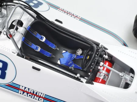 TAMIYA-12042-Martini Brabham (5).jpg
