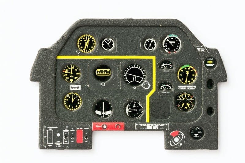 YMA4819-Must-det-2048.jpg
