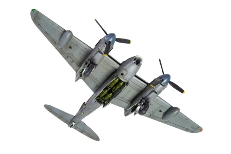 airfix-04023_1_dehavilland-mosquito-bxvi (4).jpg