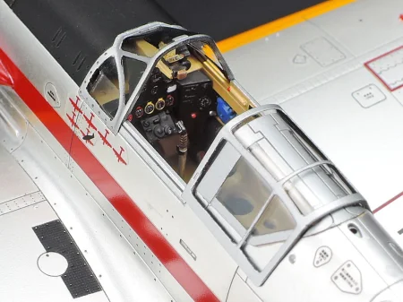 TAMIYA-25424-Kawasaki Ki-61-Id Hien (6).jpg
