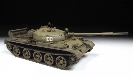 ZVEZDA-3622-T-62 Soviet Main Battle Tank (6).jpg