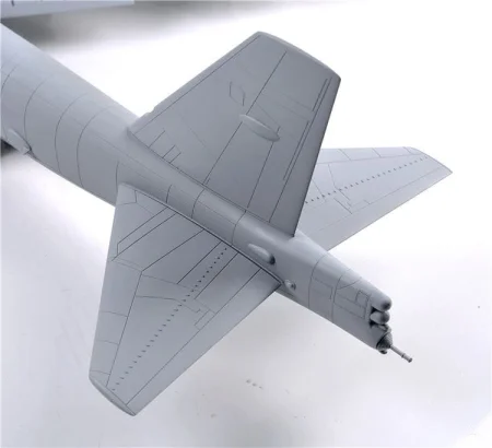 MODELCOLLECT-UA72211-B-52H (7).jpeg