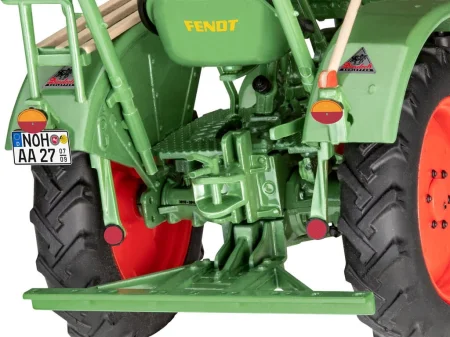 revell-07822-fendt f20 (3).jpg