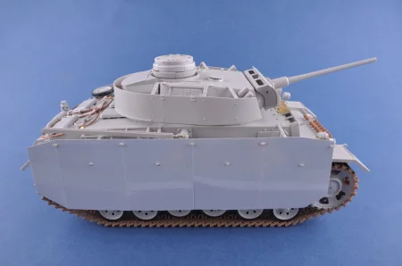 heller-30321-pzIII (10).jpg
