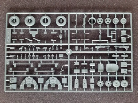 84-7_inf-3203-dh-100-vampire-f-mk-3.jpg