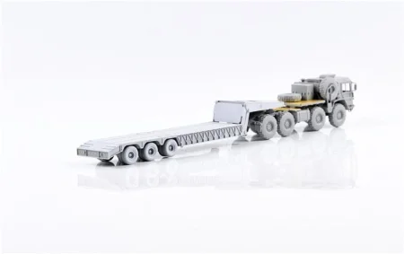 modelcollect-UA72341 (4).jpeg