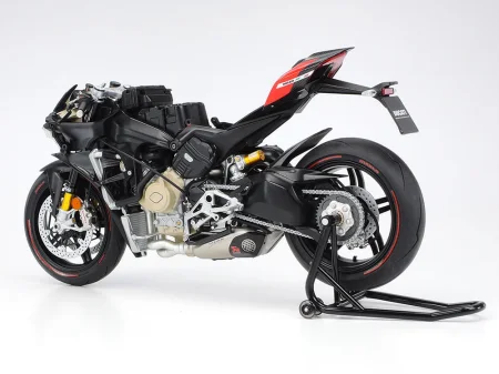 Tamiya-14140-Ducati-Superleggera-V4 (4).jpg