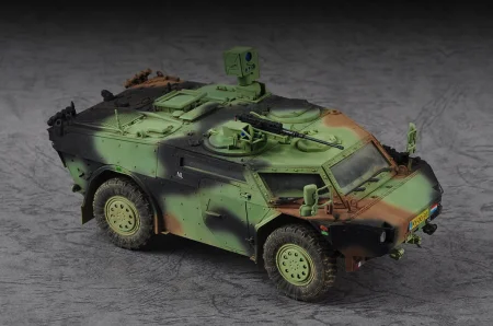 Trumpeter-07401-German-Fennek-LGS (1).jpg