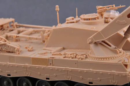 Hobby-Boss-84565-Bergepanzer-BPz3-Buffalo (6).jpg