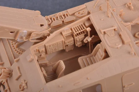 Hobby-Boss-84565-Bergepanzer-BPz3-Buffalo (9).jpg