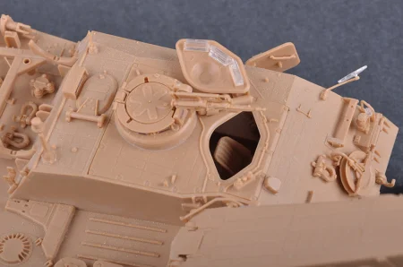 Hobby-Boss-84565-Bergepanzer-BPz3-Buffalo (12).jpg