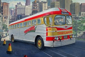 Roden 819 - 1:35 GMC PD-3751 Silverside Trailwagon Trailways Company