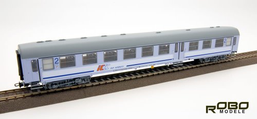 Go to product Robo 272200 H0 - Bicycle and passenger car type 609A PKP IC station Wrocław