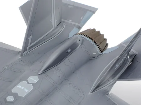 Tamiya-61124-F-35A-Lightning II (15).jpg