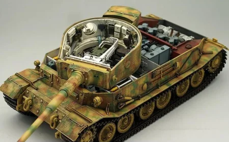 Amusing-Hobby-35A051-Tiger -P-w-interior (7).jpg