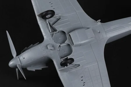 Hobby-Boss-81777 -Hurricane (12).jpg