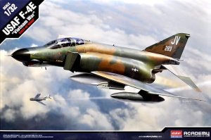 Academy 12133 - 1:32 USAF F-4E Vietnam War