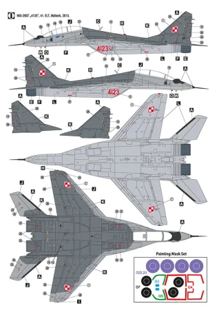 hobby2000-48025-mig-29ub-polish-air-force (2).jpg