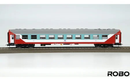 robo-260710-wagon-bar-113a-papuga-2.jpg