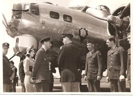HKM-01E044-B-17G-Flying-Fortress-Rose-of-York (4).jpg