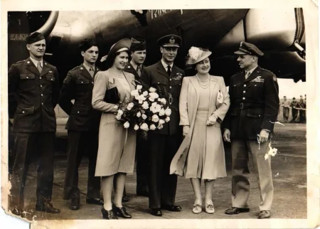 HKM-01E044-B-17G-Flying-Fortress-Rose-of-York (5).jpg