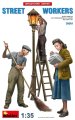 miniart-38081-street-workers.jpg