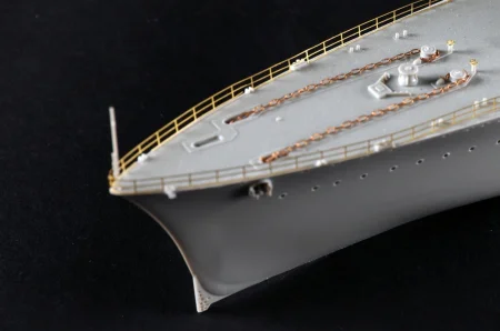Trumpeter-05374-French-Light-Cruiser-Marseillaise (10).jpg