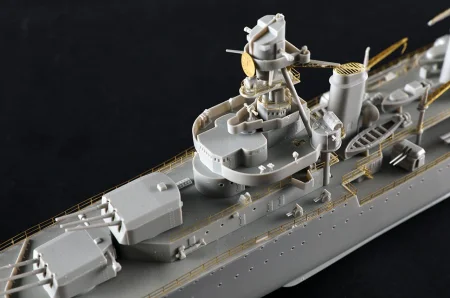 Trumpeter-05374-French-Light-Cruiser-Marseillaise (11).jpg