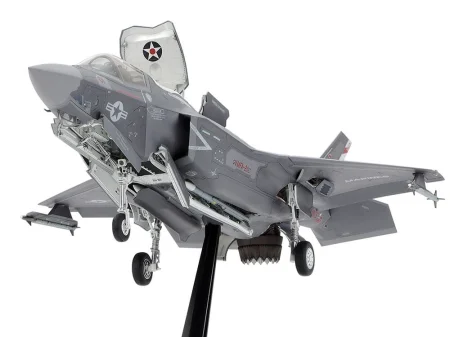 Tamiya-61125-F-35B-Lightning II (2).jpg