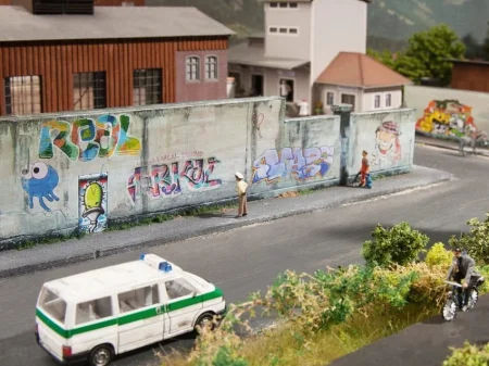 noch-56669-walls-with-grafitti (1).jpg