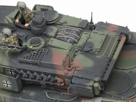 tamiya-35387-leopard-2a7v (7).jpg