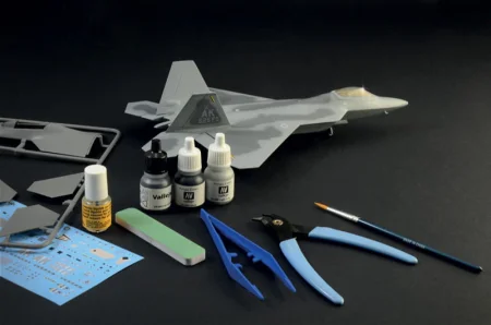 italeri-72011-f-22-raptor-complete-set (4).jpeg