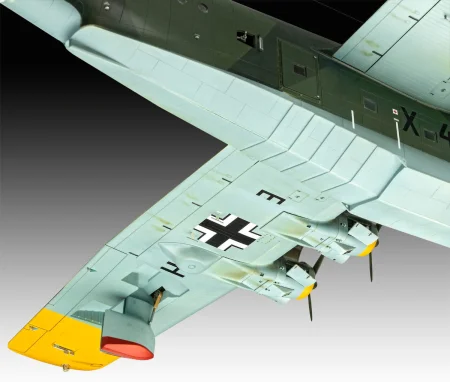 Revell-03792 (3).jpg