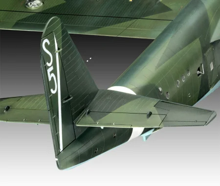 Revell-03792 (4).jpg