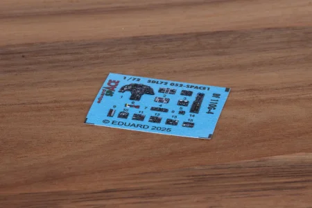 3dl72052_01.jpg