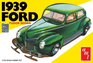 AMT 1434 - 1:25 Ford Tudor Sedan 1939